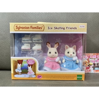 🌸รุ่นเก่า🌸 Sylvanian Ice Skating Friends มือ 1 สเก็ต Chocolate Rabbit Silk Cat ลูกสาว เล่นกับ Ballet Theater ได้ค่ะ