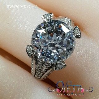 แหวนเพชร 7 กะรัต ดีไซน์หรูหราอลังการ เพชรเลียนแบบเพชรแท้ ทำจาก เพชร CZ, Cubic Zirconia เพชรโคลนนิ่ง จากประเทศอเมริกา