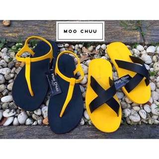 [ใส่โค้ด MOOCH821 ลด 50฿] Moochuu : MC 04 sandal  (พื้นดำสายเหลือง) / MC 02 cross (พื้นเหลืองสายดำ)