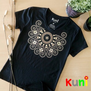 KUNI#K1เสื้อยืดแต่งเพชรลายไทย ลายสร้อยคอ ดำ-ขาว แขนสั่น เข้ารูป เสื้อแบรนด์ไทย