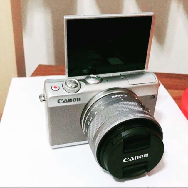 Canon EOS M100
