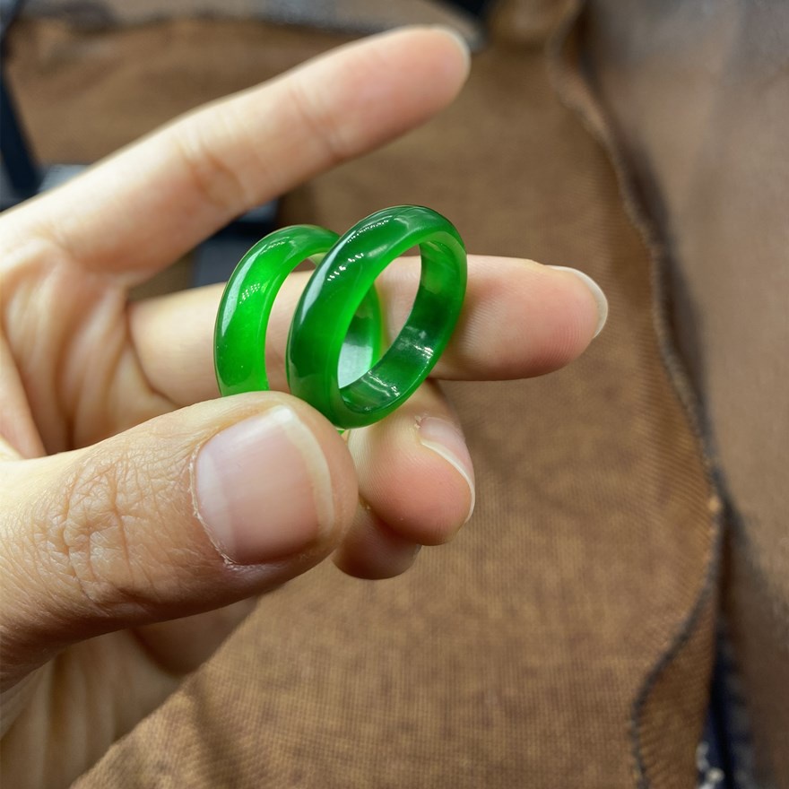 แหวน แหวนมินิมอล Oแหวนหยกแท้ หยกพม่า Jadeite Type A พม่า ( รับประกันหยกพม่าแท้ตลอดชีพ ) | แหวนหยก สีขาว  | แหวนหยกสีเขีย