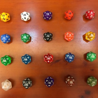 ลูกเต๋าดิจิทัล 20 ด้าน D20 สุ่มสี สําหรับเล่นเกม