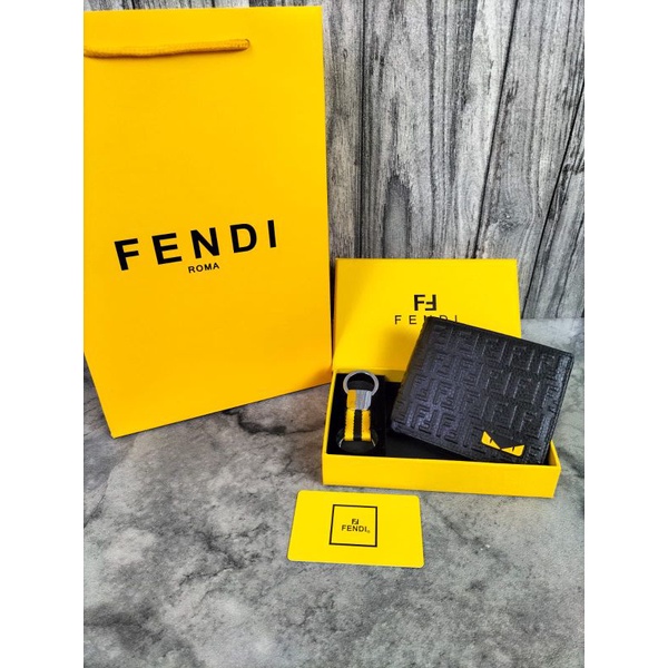 Fendi กระเป๋าสตางค์ ใบสั้น หนังแท้