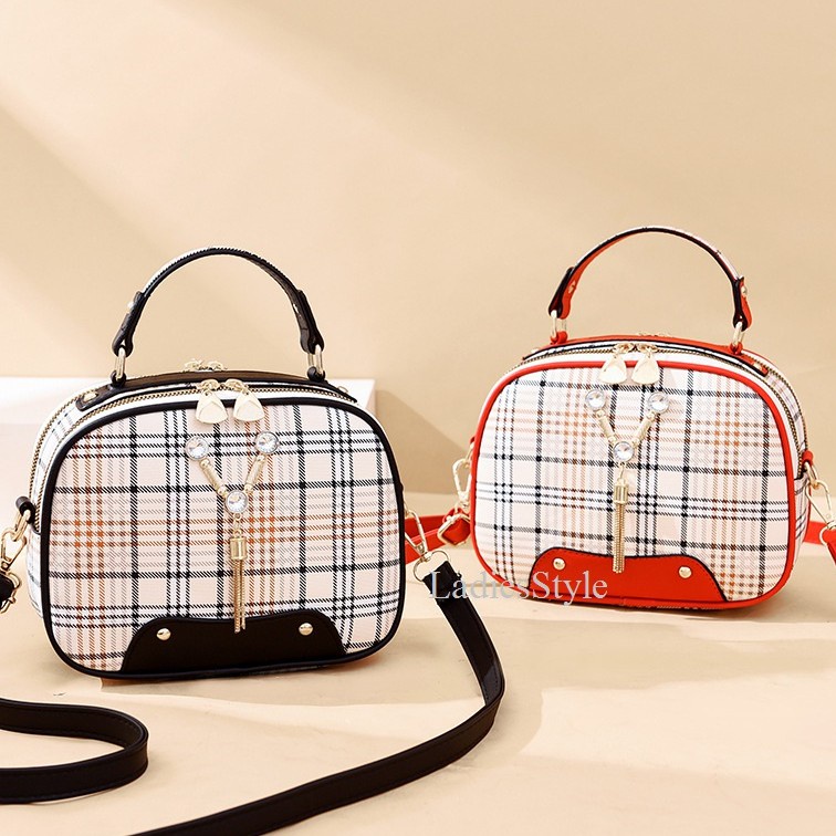 LADIESSTYLE - กระเป๋าผู้หญิง กระเป๋าถือ หนัง PU 21 Cm x 9 Cm x 16 Cm - 500 Grams [051]