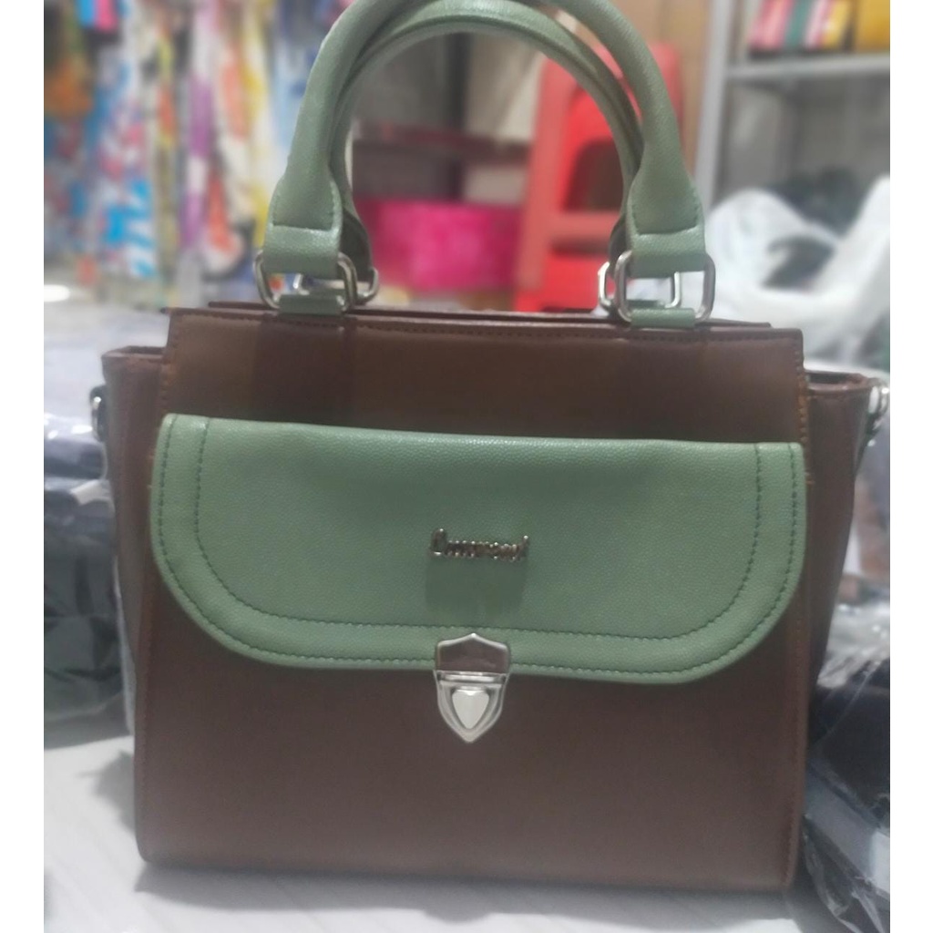 LAUREN PREMIUM ORIGINAL BRANDED WOMENS CANGKLONG BAG....