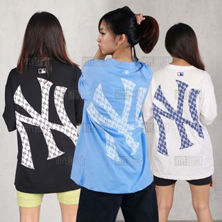 เสื้อยืด พิมพ์ลาย Emelbee MONOGRAM Mega Yankes Overfit OV01/24-1708
