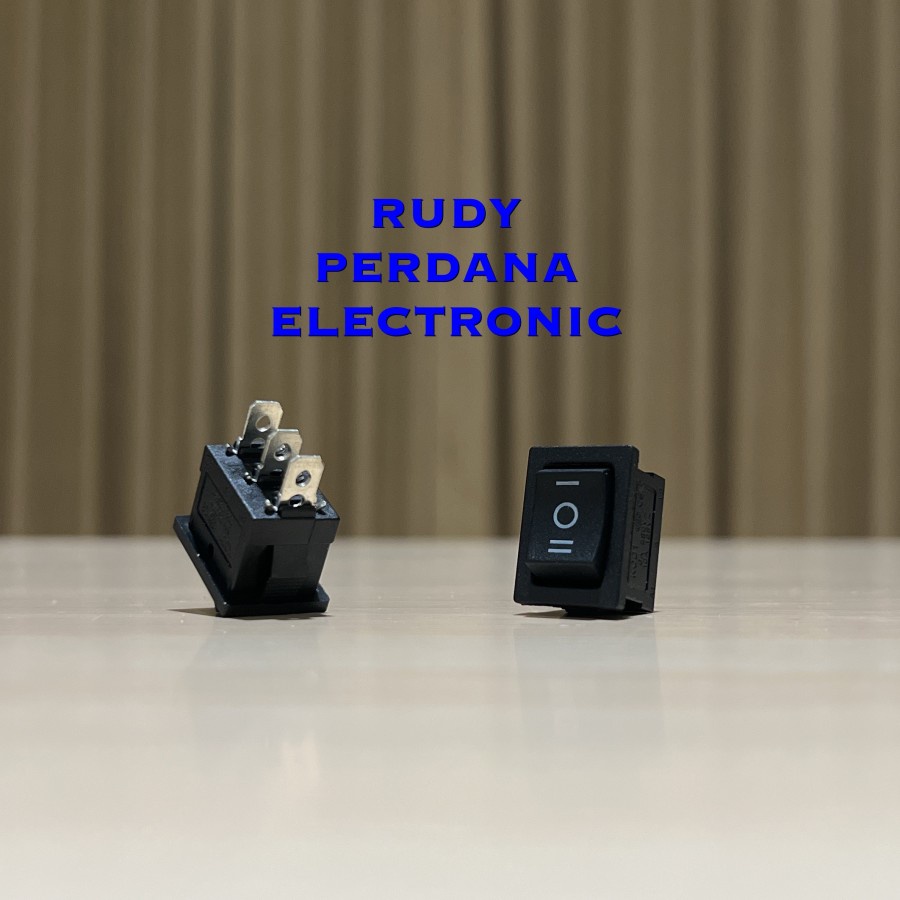 สวิตช์โยกเปิดปิดสวิตช์ 3 PIN BOX 6A 250V 10A 125V - 21MM x 15MM 21x15 MM