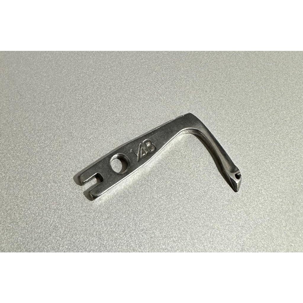 S40392-001 1/4 Looper Brother B927 A 1/4