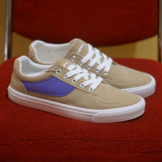 รองเท้าผ้าใบสีนู้ด AIRWALK Reese