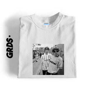 Oasis MANC CITY เสื้อยืดคอกลม แขนสั้น ลาย OASIS MANC CITY ฟรีสติกเกอร์