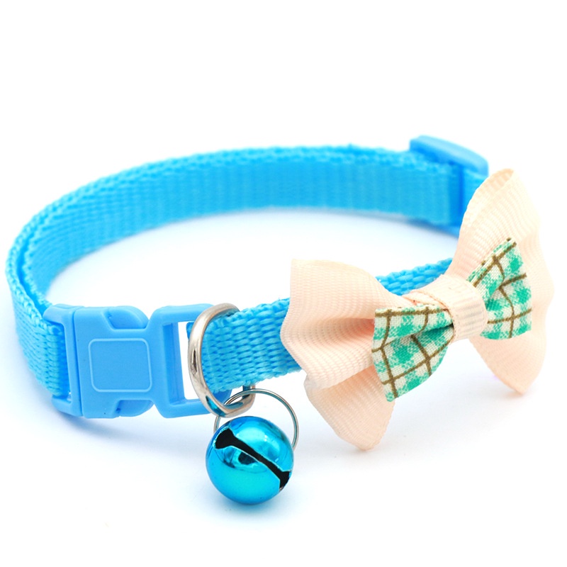 Pet Breakaway ปลอกคอแมว Bow Tie และ Bell ลายสก๊อตน่ารักคริสต์มาสสีแดงยืดหยุ่นปรับปลอกคอสุนัข Sash กระดิ่งขนาดเล็กสําหรับแมว - รูปที่ 3