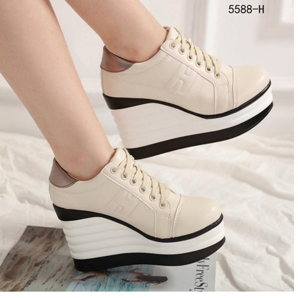 HOT AJ 17 BOOTH*****