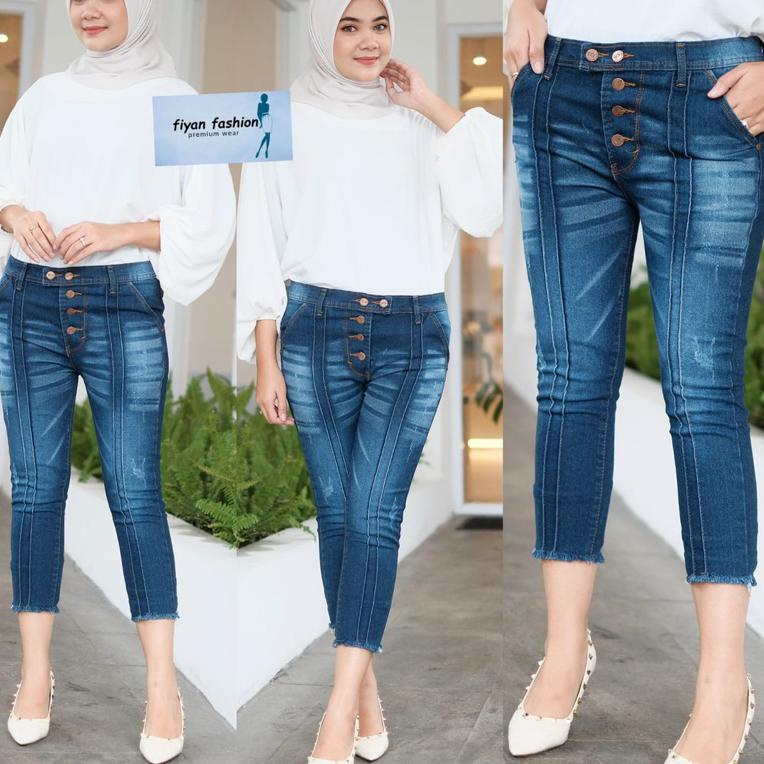 ATTRACTIVE BER BUTTON JEANS 5 PREMIUM JEANS 7/9