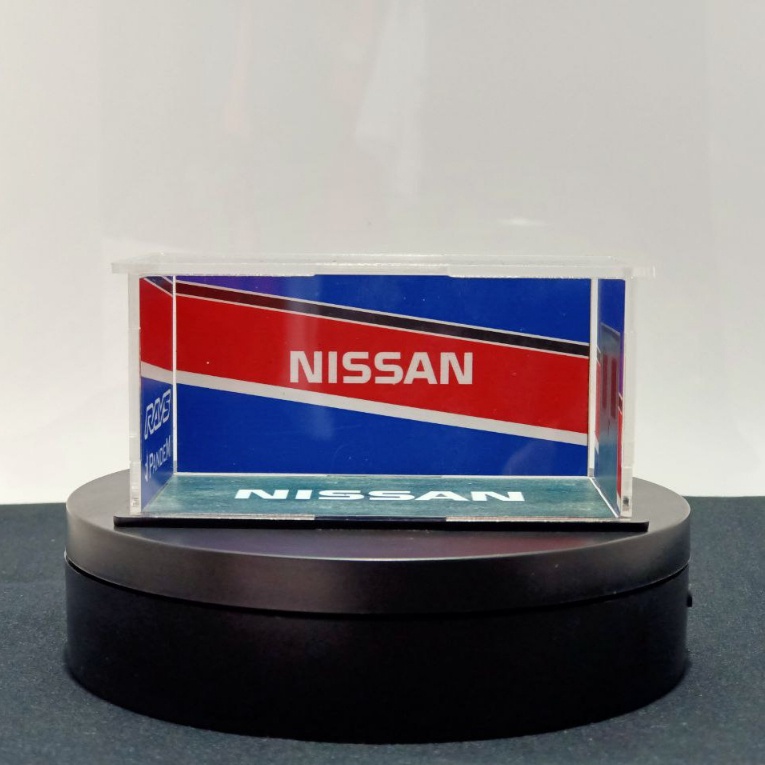 KRMK อะคริลิคกล่องDiecast NISSAN SILVIA S15 MONALISA TOKYO DRIFT