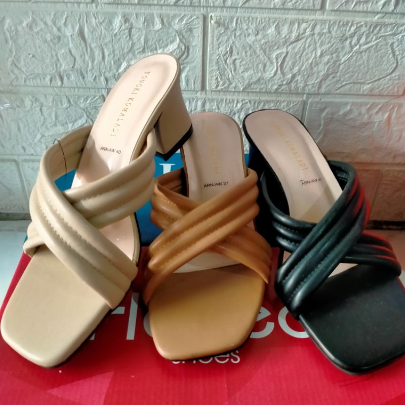 YONGKI KOMALADI HS04 SLOP SANDALS