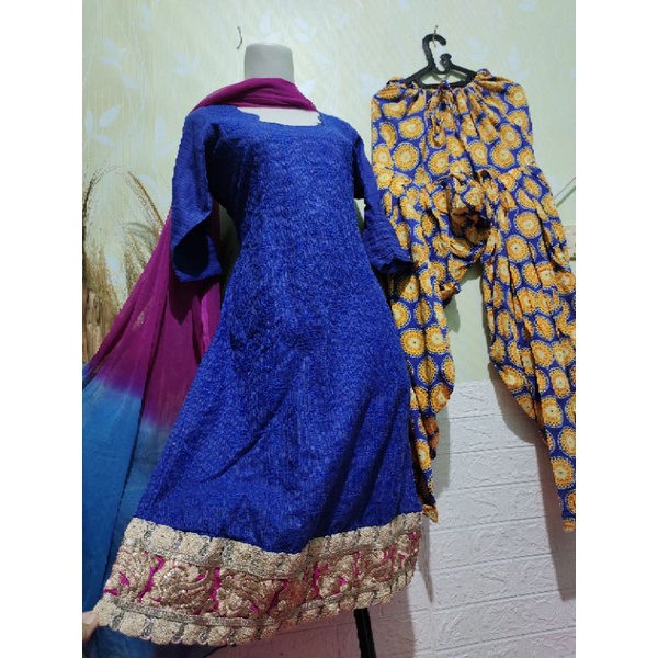 ชุดเสื้อผ้าอินเดีย ปักลาย KURTI สีพื้น