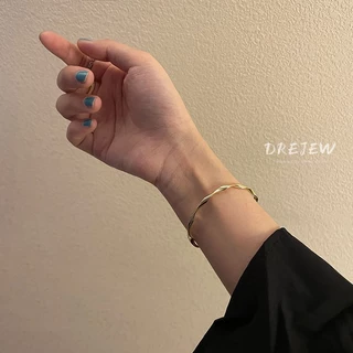 DREJEW สร้อยข้อมือแฟชั่น เรียบง่าย ระดับไฮเอนด์ สไตล์ใหม่ อินเทรนด์ การออกแบบเฉพาะ แฟนสาว สร้อยข้อมือ สไตล์เท่ ผู้หญิง