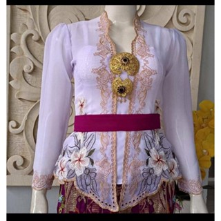 ชุดเย็บปักถักร้อย รูปผีเสื้อ kebaya