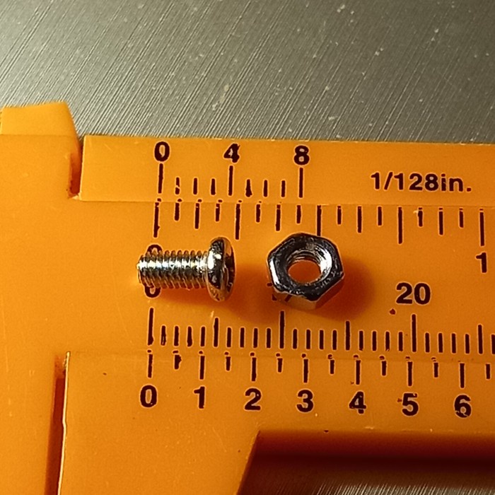 Kr18094 M3 X 6 พร้อมน็อต (5 ชิ้น)