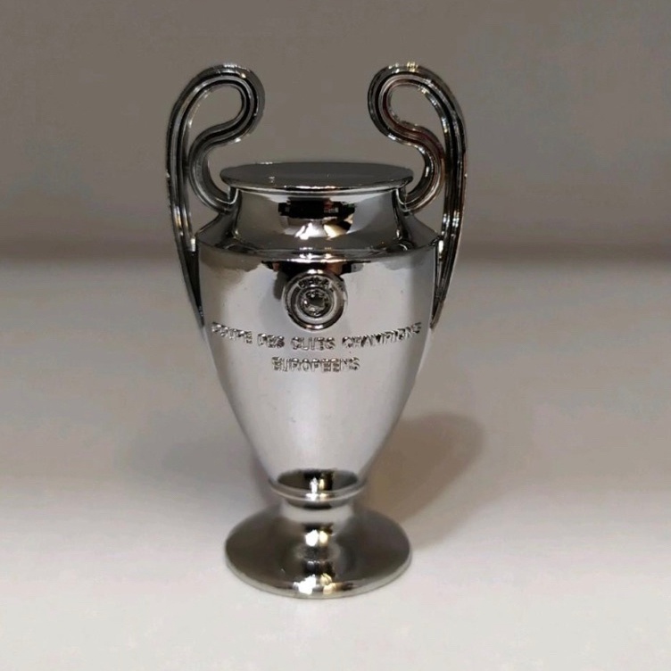 เซอร์ไพรส์ที่นี่D8p3O Figure Miniature Trophy Champions League Cup / Mini size UCL Cup / xv kids