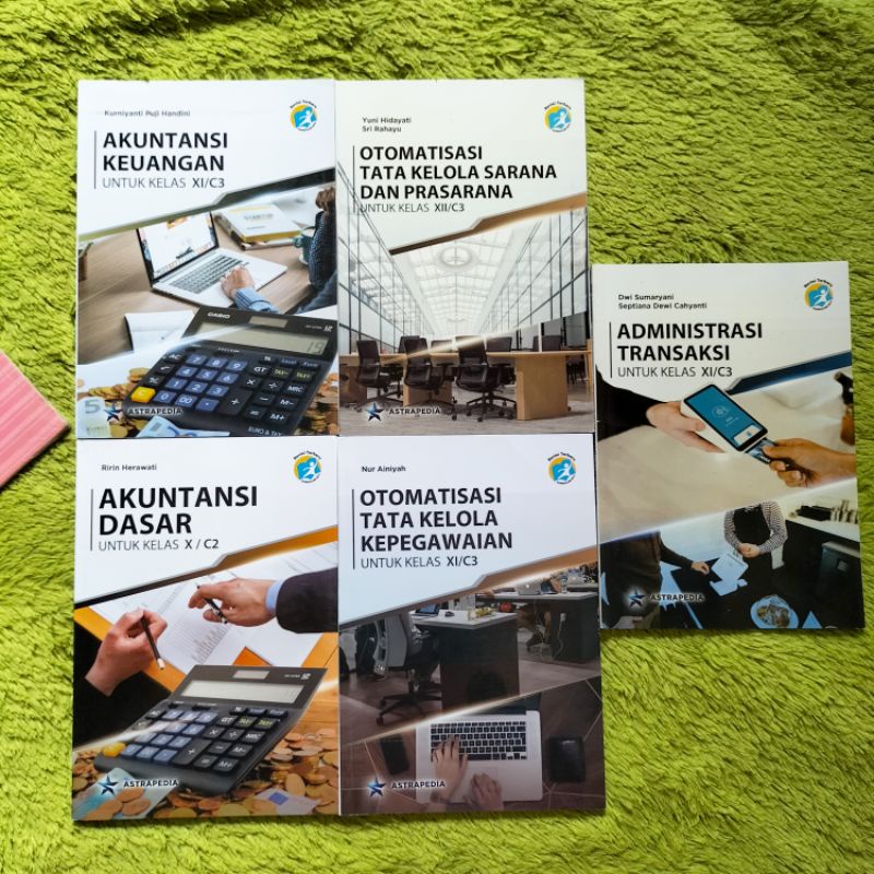 หนังสือต้นฉบับบน FINANCIAL การเชื่อมอัตโนมัติของ SARANA และ PrassAAREAN การจัดการพื้นฐานอัตโนมัติการ