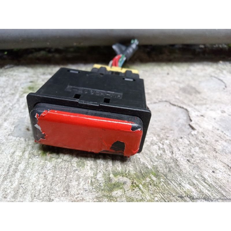 สวิตช์ไฟ Hazard ของแท้ Honda Accord maestro HM-HDS17-T Hazard