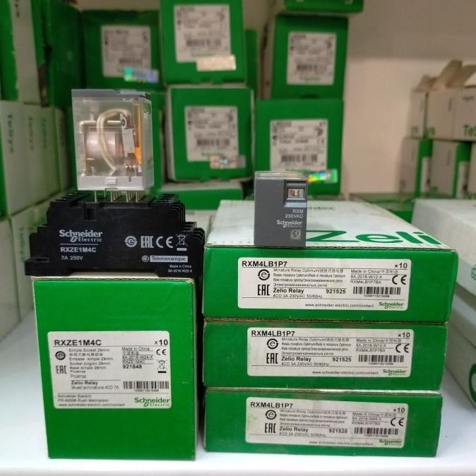 Schneider Rxm4Lb1P7 230Vac รีเลย์ + ซ็อกเก็ต Rxze1M4C คุณภาพสูง