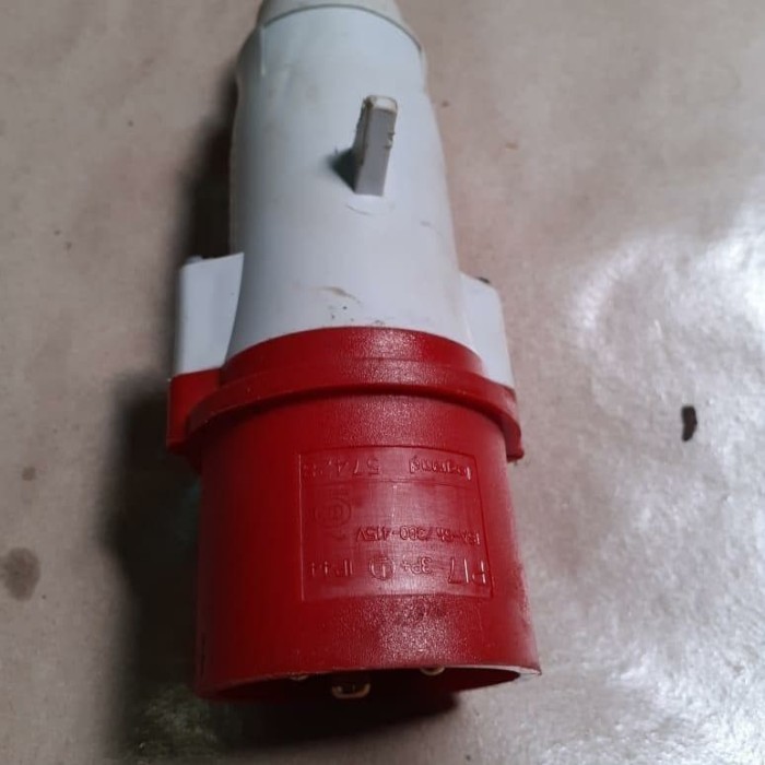 เต้ารับไฟฟ้า MANTAPP legrand male 16a