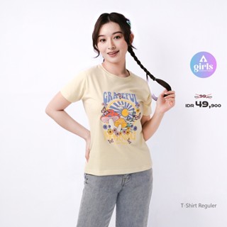  เสื้อยืด ลาย Nisaka สีครีม 1B000