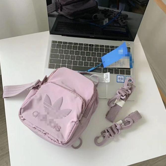 Adidas Women 's Backpack Mini Backpack เหมาะกับวัยรุ ่ น T46.