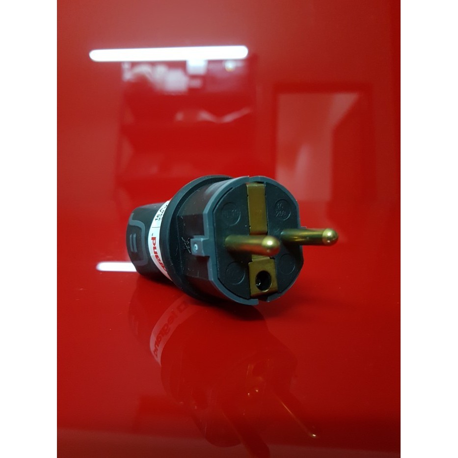 ปลั๊กยางกันน้ํา MANTAP IP44 Legrand 050196