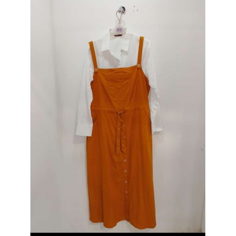 กางเกงยีนส์ AKO โดยรวม