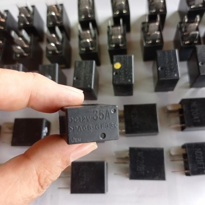 รีเลย์ Captiva 35A สีดํา 4 ขา Dc12V 35A Pa66 - Gf33 Ori Gm Limited