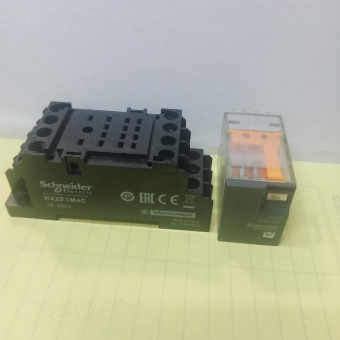 รีเลย์ Schneider Rxm4Lb1P7 + ซ็อกเก็ต Rxze1M4C 220V ที่ดีที่สุด
