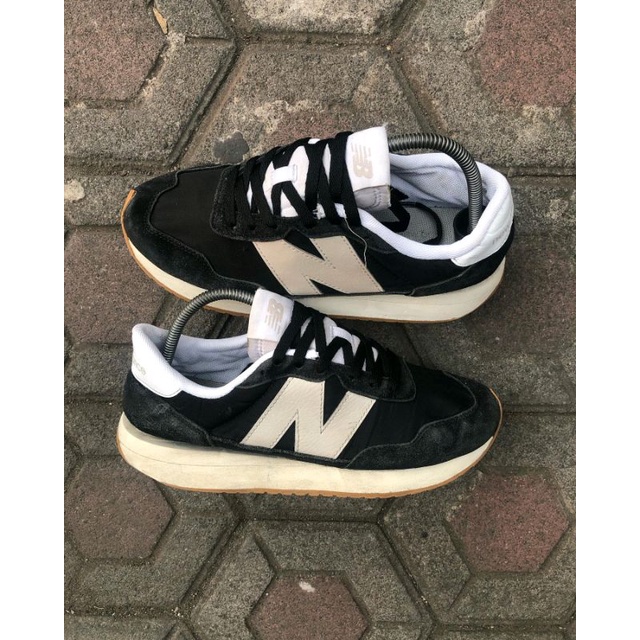 NEW BALANCE สมดุลใหม ่ 237