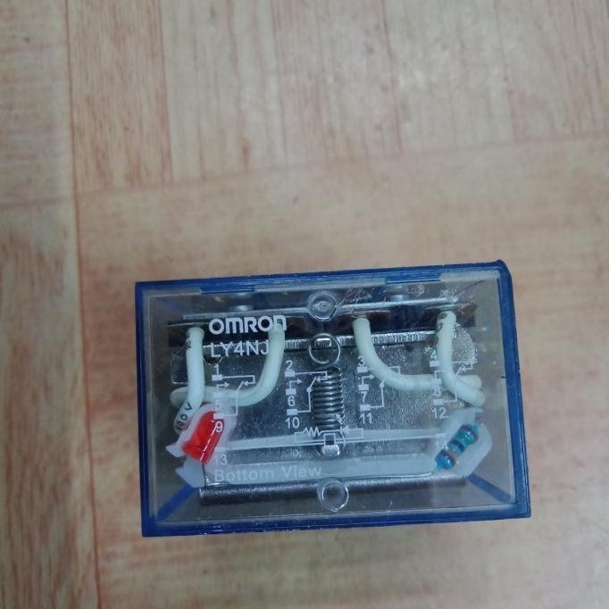 รีเลย์ Omron Ly4N 220Vac จัดส่งฟรี