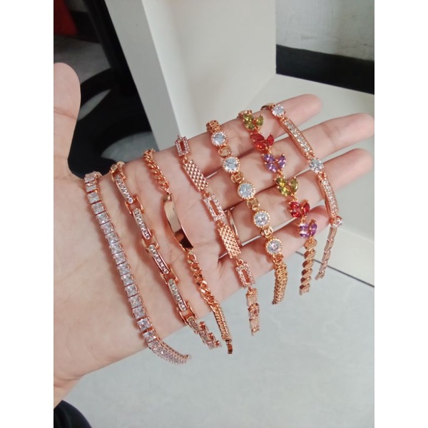 กําไลข้อมือสุ่ม 22k และ 24k