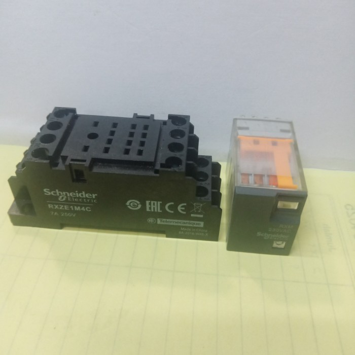 รีเลย์ใหม่ Schneider Rxm4Lb1P7 + ซ็อกเก็ต Rxze1M4C 220V จัดส่งฟรี