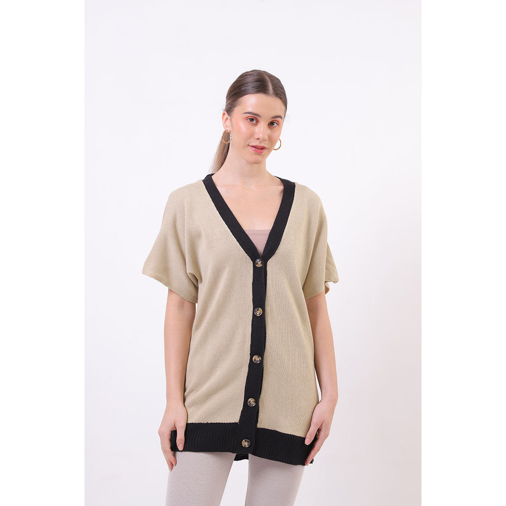 KEMEJA Berrybenka - Sofia Yenna Knit Shirt เสื้อไหมพรมสั้นด้านนอก