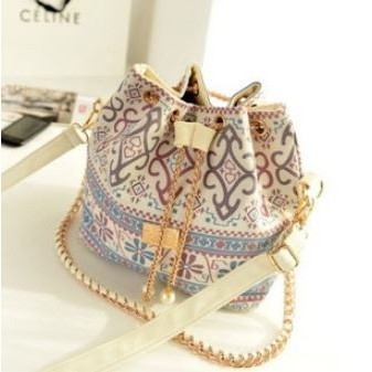 KARINA TA008M4 WOMENS DRAWSTRING SLING BAG CREAM IMPORT CANVAS 2024 ล่าสุดอินเทรนด์นําเข้า D8K3