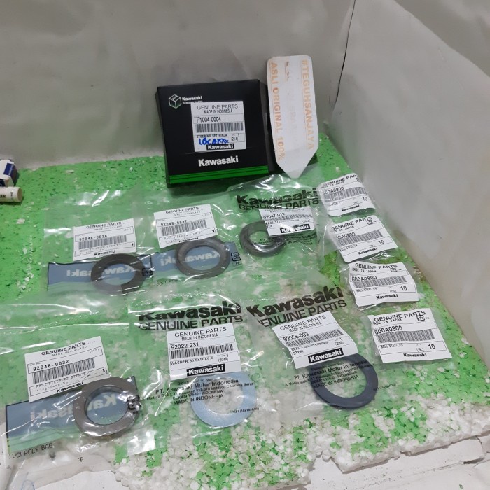 ✨คอพวงมาลัยใหม่ P1004-0004 Ninja 150 R Rr 2T ของแท้ Kawasaki