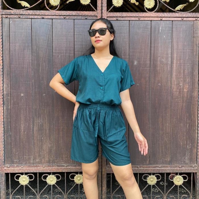 Bf888S ชุดกางเกงขาสั้นคอวีธรรมดาวัสดุเรยอนชุดเดียว Ku-143