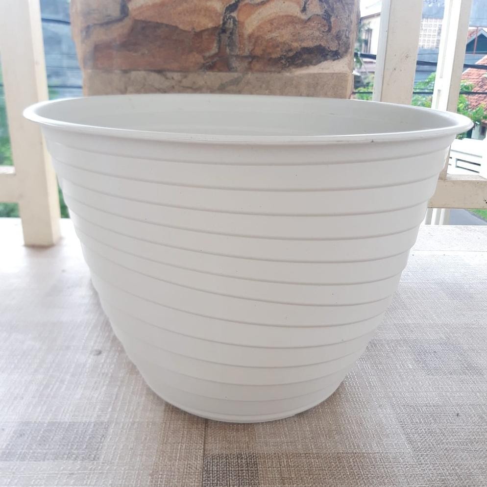 Wasp Pot 30 White Jars / Tulip Pot 30 / Thread Motif Pot 30 Cm Throut Indonesia New Stock