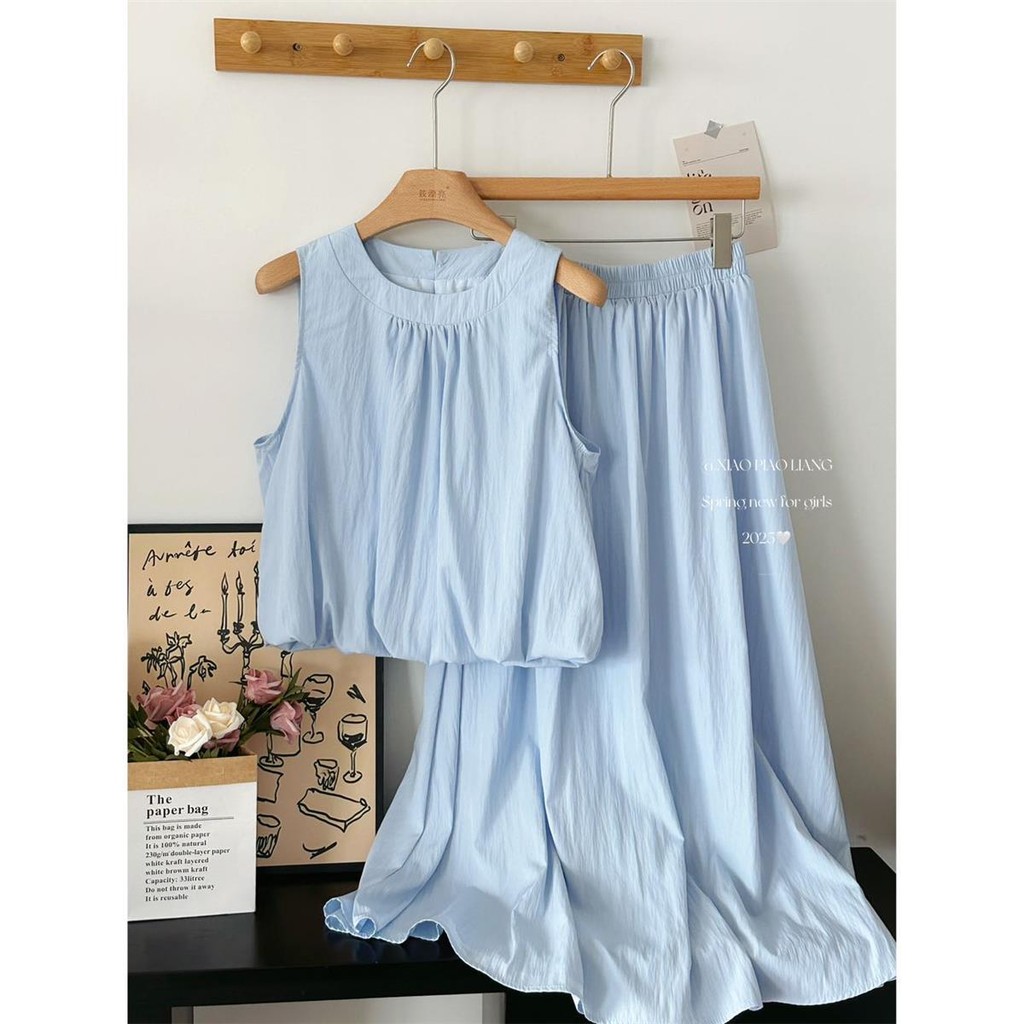 Verve ตู้เสื้อผ้าเสื้อแขนกุด Slim สําหรับผู้หญิงกระโปรงสีทึบฤดูร้อน