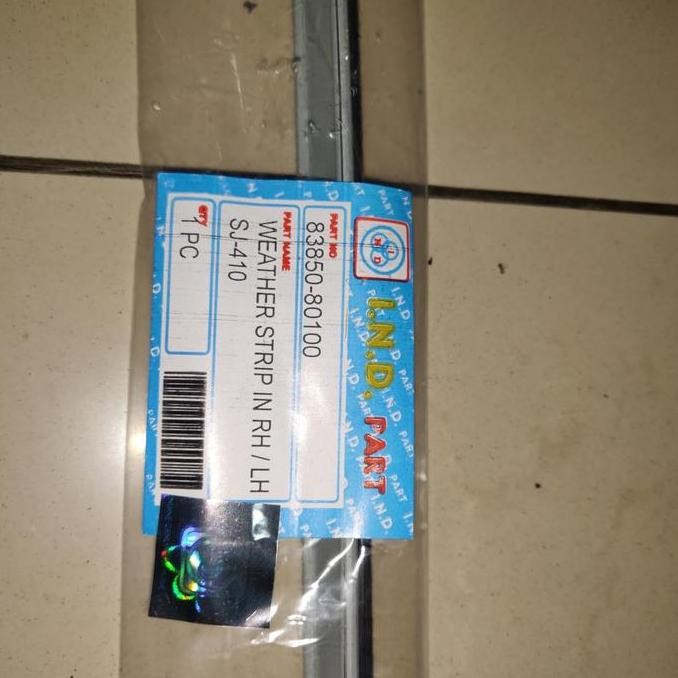 แถบสภาพอากาศในตะเข็บยางกระจกด้านใน Sj410 Sj-410 Jimny Katana Premium