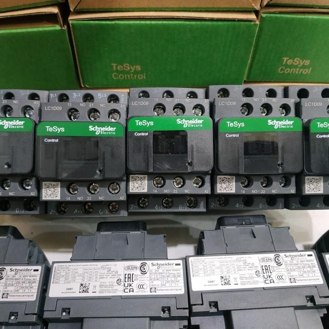 - คอนแทคเตอร์ 3p 25a 220vac/3p 25a 220vac/380vac ผลิตภัณฑ์ดั้งเดิม