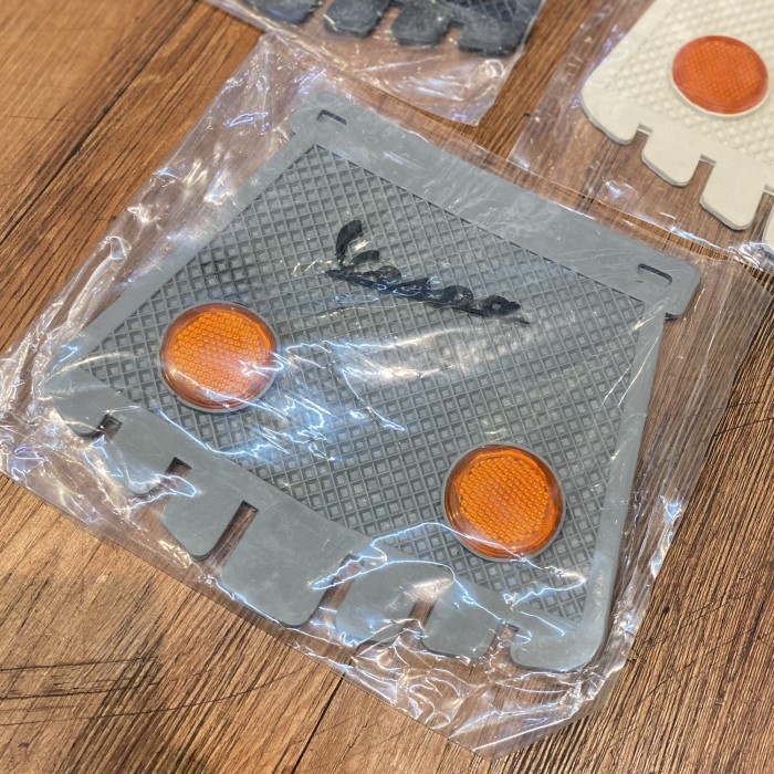 MATA Vespa CatS Eye Mudflap Vespa Lx S Primavera Sprint GTS