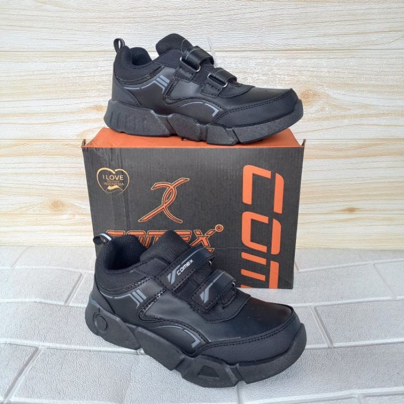 รองเท้านักเรียนเด็ก Comex Focus