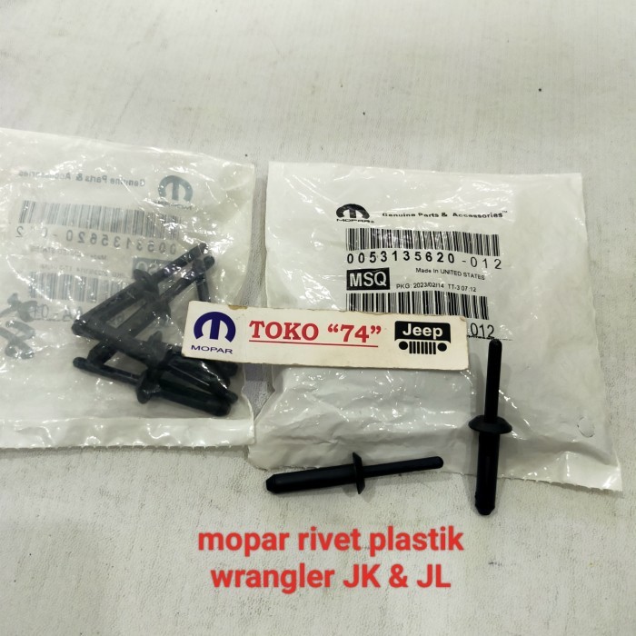 Jeep Wrangler JK บังโคลนหมุดพลาสติก Mopar